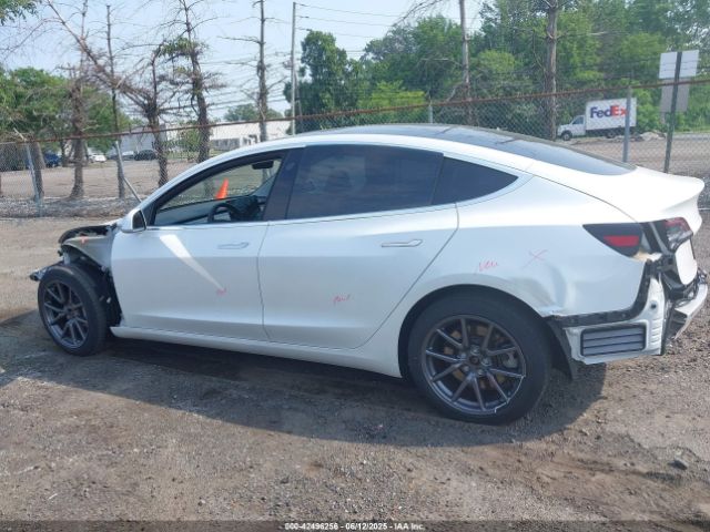 5YJ3E1EB4LF637090 Tesla MODEL 3