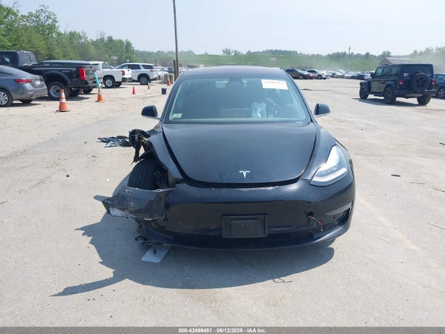 5YJ3E1EA0KF296440 Tesla MODEL 3