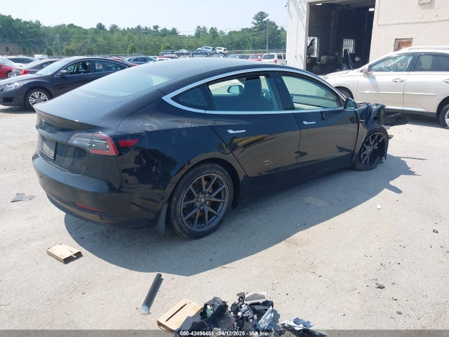 2019 TESLA MODEL 3 5YJ3E1EA0KF296440 Photo 3