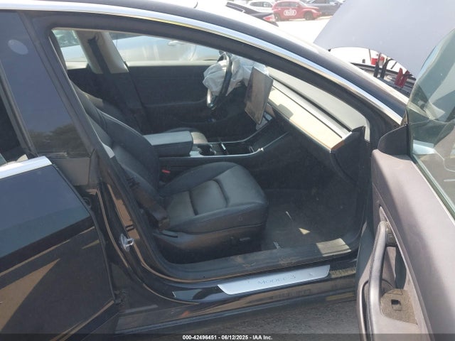 2019 TESLA MODEL 3 5YJ3E1EA0KF296440 Photo 4