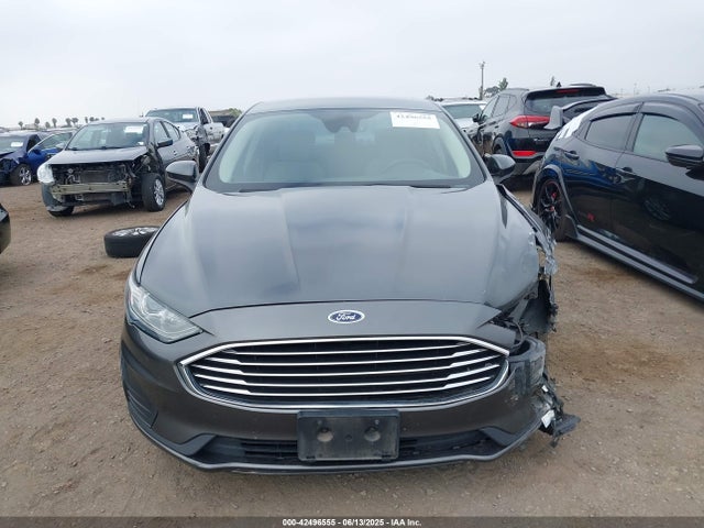 3FA6P0LU5KR104335 Ford 2019