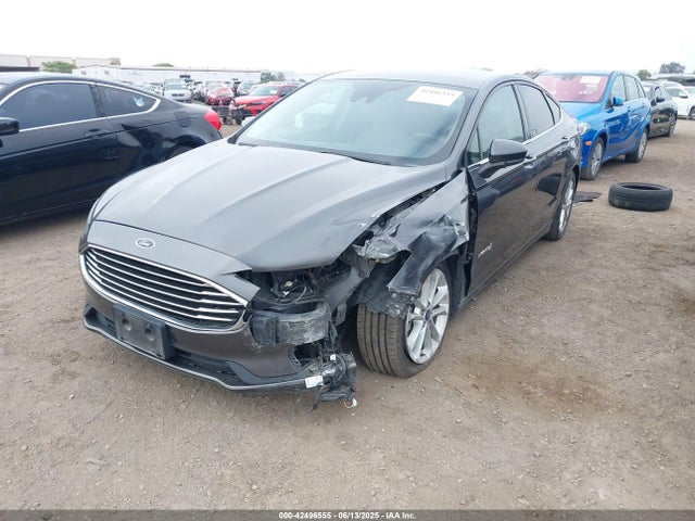 3FA6P0LU5KR104335 Ford 2019