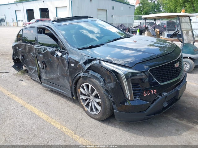 2019 CADILLAC XT4 1GYFZFR44KF140894 Photo 0