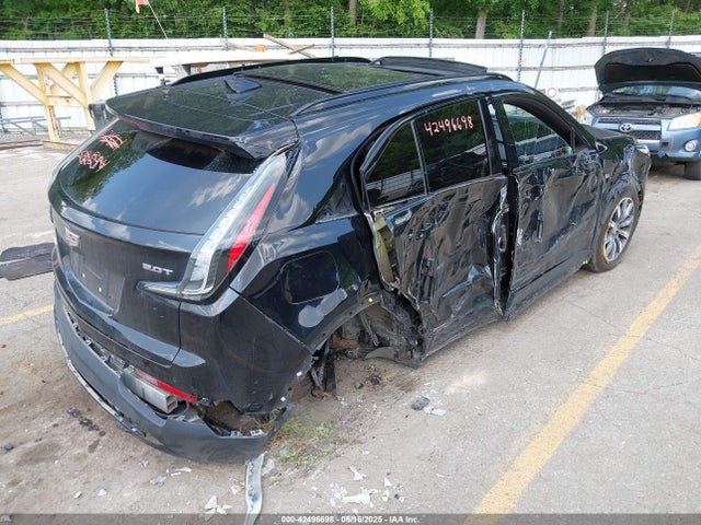 2019 CADILLAC XT4 1GYFZFR44KF140894 Photo 3