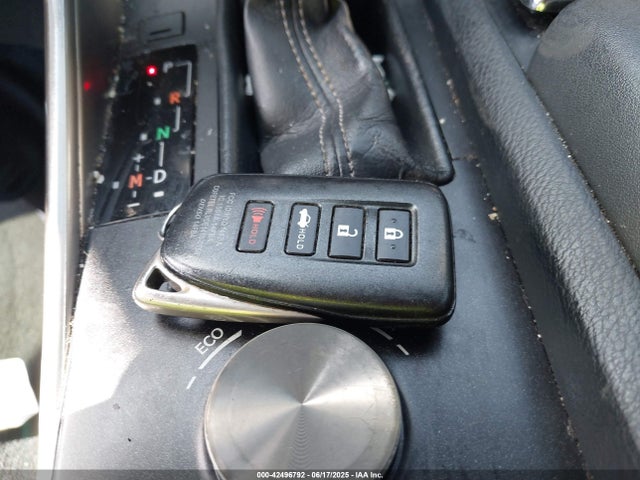 JTHBA1D25G5008582 Lexus 8ar-fts
