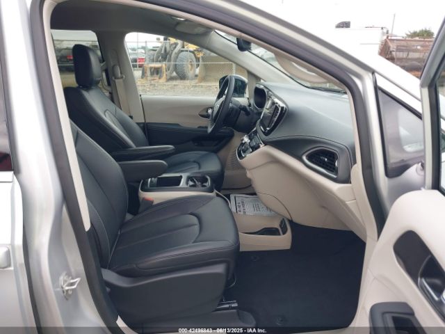 2024 CHRYSLER PACIFICA HYBRID 2C4RC1S75RR156715 Photo 4