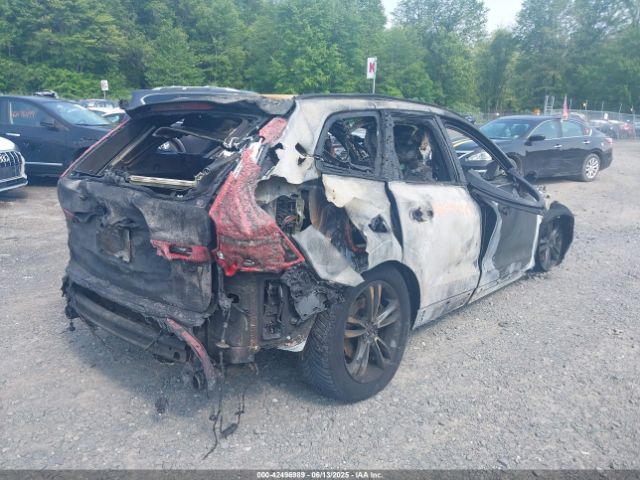 2018 VOLVO XC60 LYVA22RK2JB113919 Photo 3