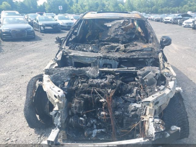 2018 VOLVO XC60 LYVA22RK2JB113919 Photo 5