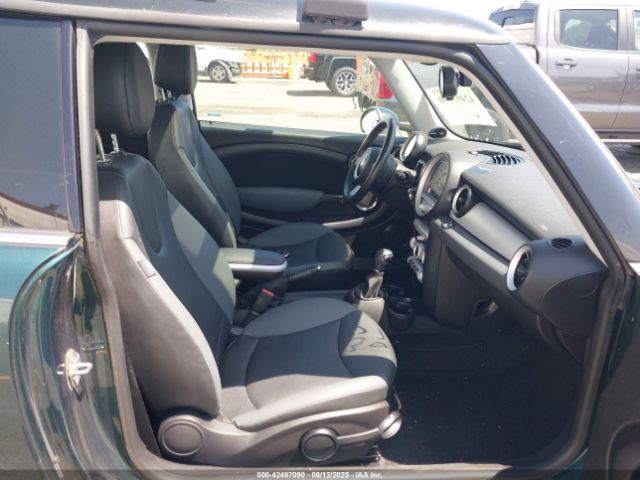2010 MINI COOPER WMWMF3C58ATZ67297 Photo 4