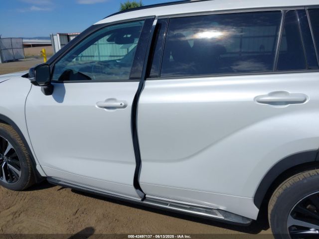5TDLZRAH1NS139084 Toyota Highlander Xse
