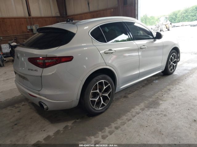 2021 ALFA ROMEO STELVIO ZASPAKBN2M7D11188 Photo 3