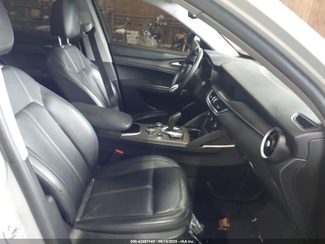 2021 ALFA ROMEO STELVIO ZASPAKBN2M7D11188 Photo 4