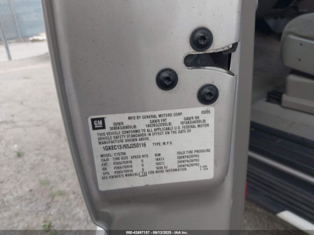 2005 GMC YUKON 1GKEC13V65J250116 Photo 8