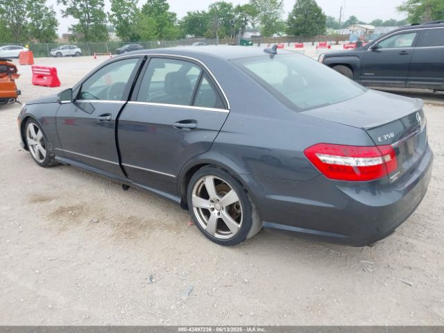 2011 MERCEDES-BENZ E 350 WDDHF8HB9BA492133 Photo 2
