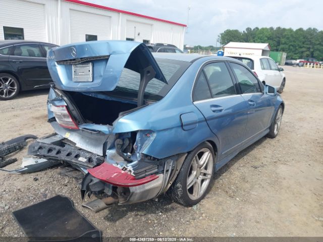 2010 MERCEDES-BENZ C 300 WDDGF5EB0AF438140 Photo 3