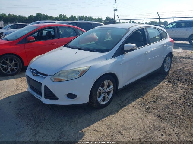 Ford FOCUS SE 2014 1FADP3K29EL395949 Image 2
