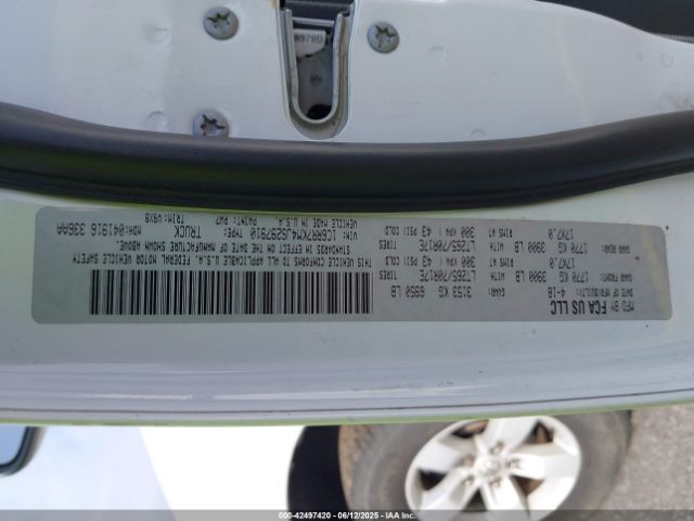 1C6RR7KM4JS297910 RAM 1500 Tradesman  4x4 5'7 Box