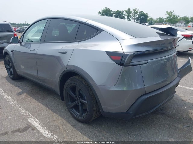 2026 TESLA MODEL Y 7SAYGDEE3TF333957 Photo 2