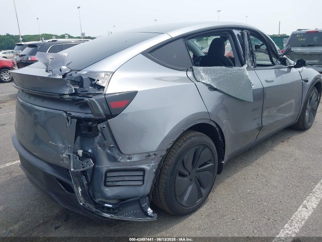 2026 TESLA MODEL Y 7SAYGDEE3TF333957 Photo 3