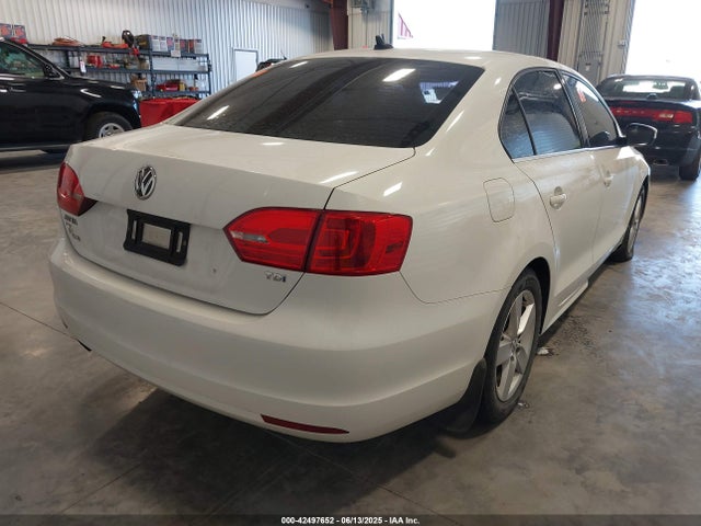3VW3L7AJ7EM426712 Volkswagen Tdi