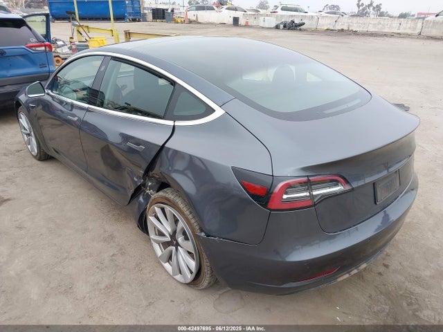 2019 TESLA MODEL 3 5YJ3E1EA5KF412599 Photo 2