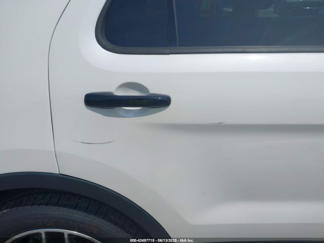 1FM5K8GTXHGA15263 Ford EXPLORER SPORT