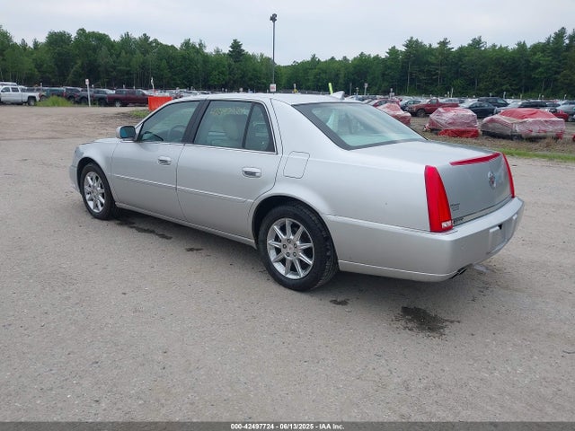 2010 CADILLAC DTS 1G6KD5EY9AU138318 Photo 2