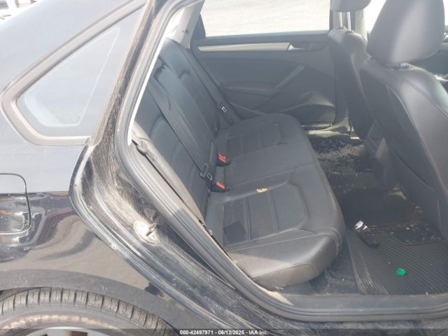 1VWAT7A37FC004161 Volkswagen Passat 1.8t Wolfsburg Edition