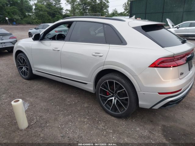 2021 AUDI Q8 WA1EVAF11MD009912 Photo 2
