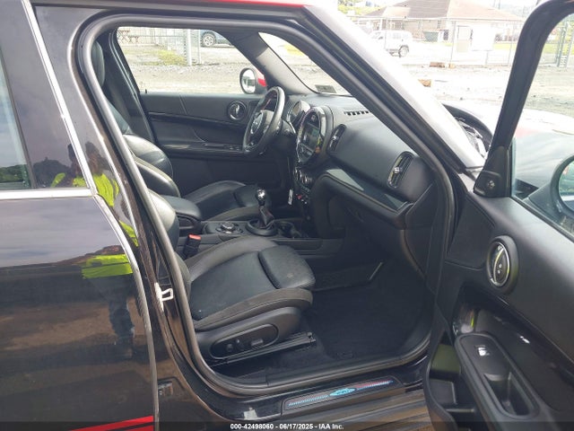 2019 MINI COUNTRYMAN WMZYV9C52K3B92204 Photo 4