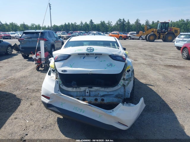3MYDLBZV8GY130354 Scion p5v