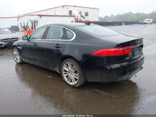 2016 JAGUAR XF SAJBK4BV9GCY11809 Photo 2