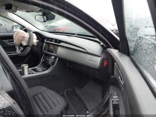 2016 JAGUAR XF SAJBK4BV9GCY11809 Photo 4