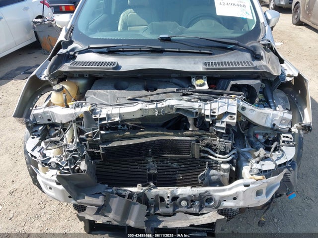 1FMCU0J9XHUA63203 Ford Escape Titanium