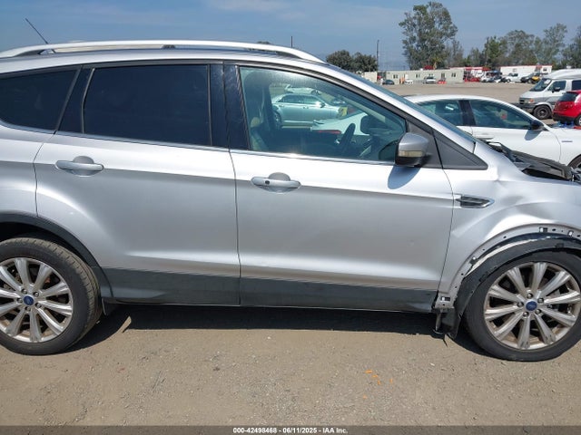 1FMCU0J9XHUA63203 Ford Escape Titanium
