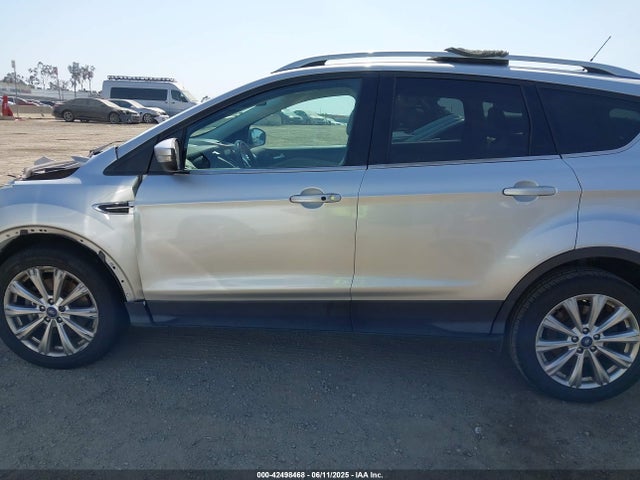 1FMCU0J9XHUA63203 Ford Escape Titanium