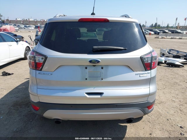 1FMCU0J9XHUA63203 Ford Escape Titanium