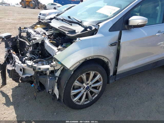 1FMCU0J9XHUA63203 Ford Escape Titanium