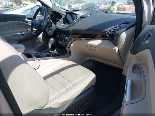 1FMCU0J9XHUA63203 Ford Escape Titanium