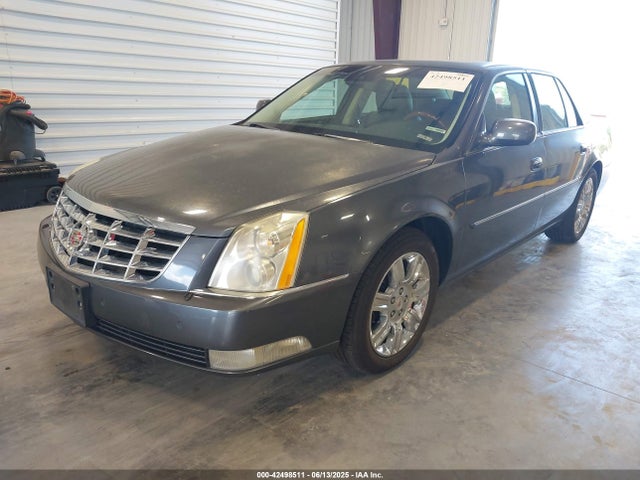 2011 CADILLAC DTS 1G6KP5ES1BU148250 Photo 1
