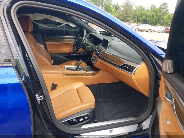 WBA7F2C34HG423064 BMW 750i / b7
