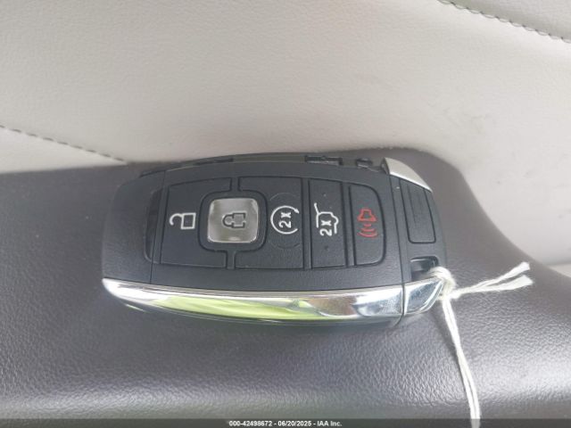 2019 LINCOLN MKC 5LMCJ3D99KUL07269 Photo 10