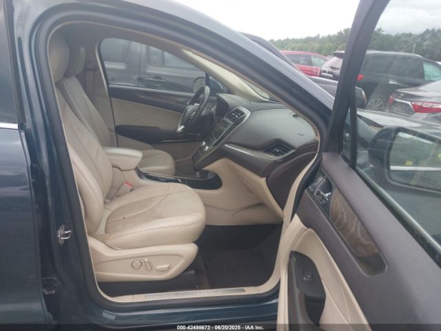 2019 LINCOLN MKC 5LMCJ3D99KUL07269 Photo 4