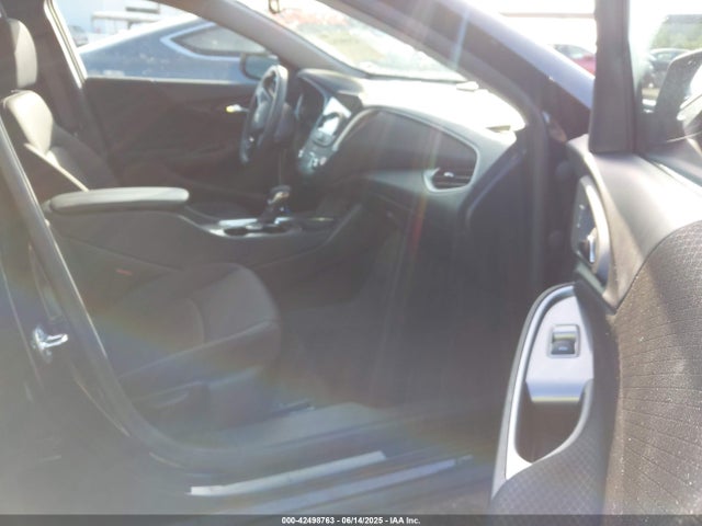 1G1ZD5ST7SF130818 Chevrolet Malibu Fwd 1lt