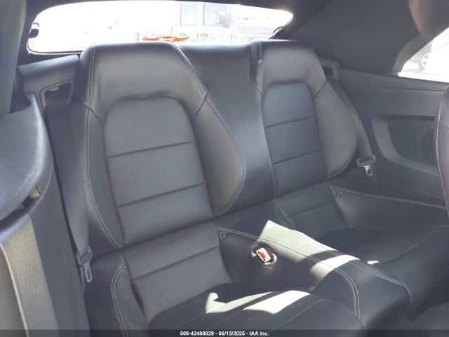 Ford 2.3l 4v premium fuel 2017 1FATP8UH9H5266676 Image 8