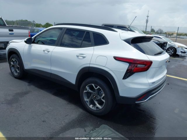 2025 CHEVROLET TRAX KL77LHEP7SC249498 Photo 2