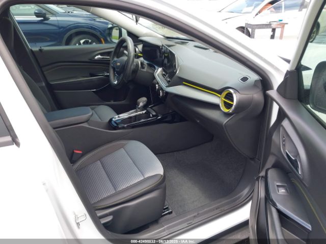 2025 CHEVROLET TRAX KL77LHEP7SC249498 Photo 4