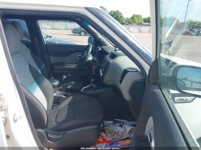 KNDJN2A24F7221196 KIA Soul