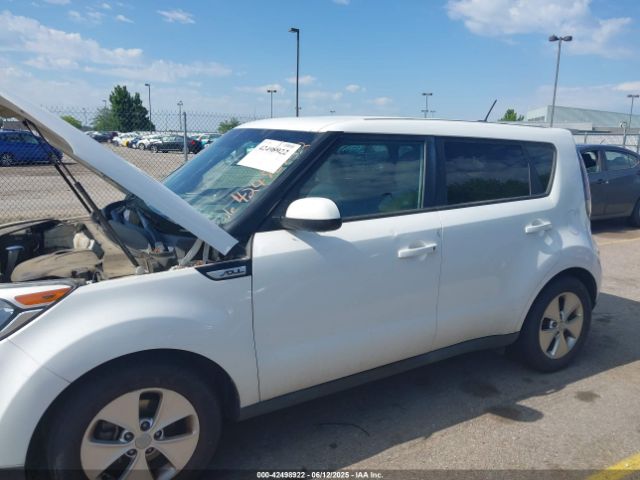 KNDJN2A24F7221196 KIA Soul