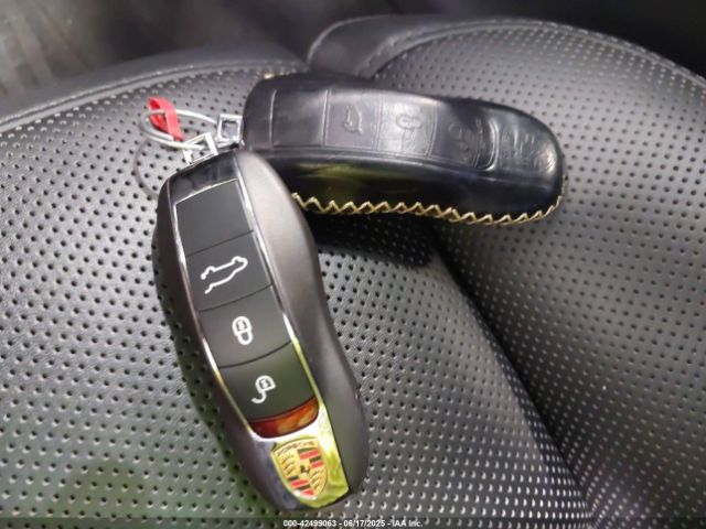 WP1AF2A53HLB60570 Porsche Macan